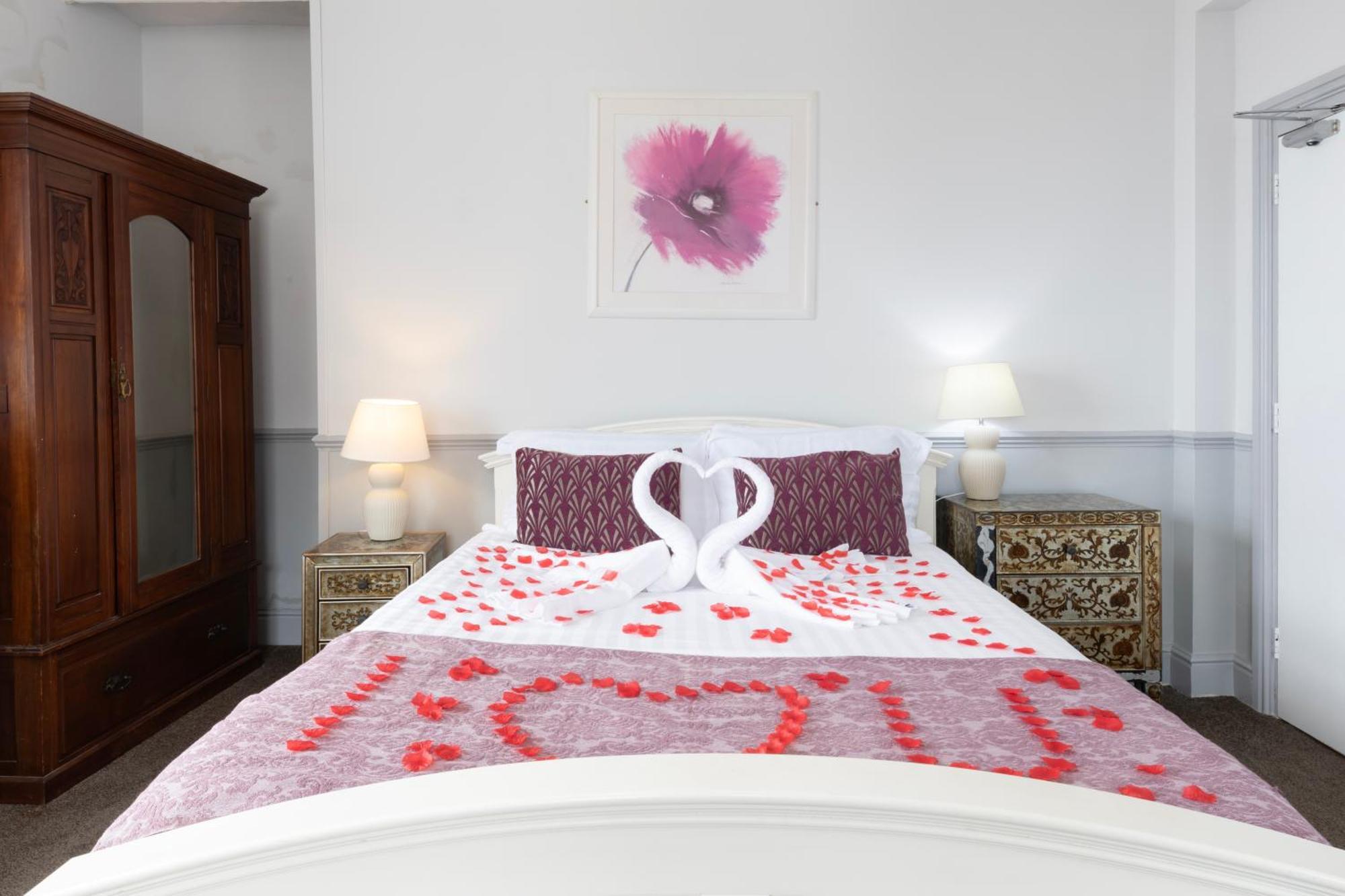 The Manor Hotel 랜디드노 외부 사진