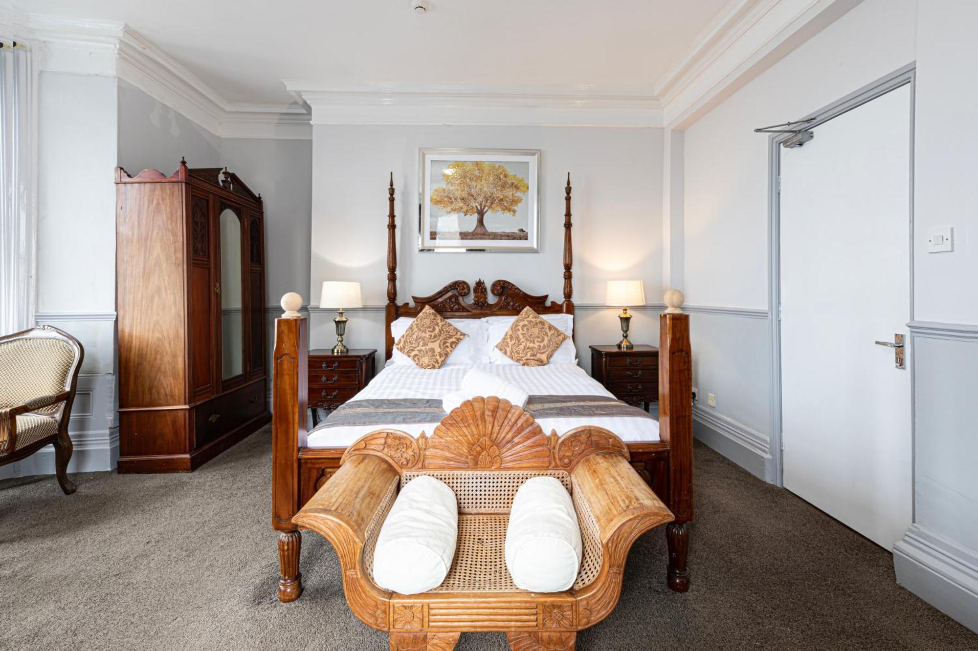 The Manor Hotel 랜디드노 외부 사진